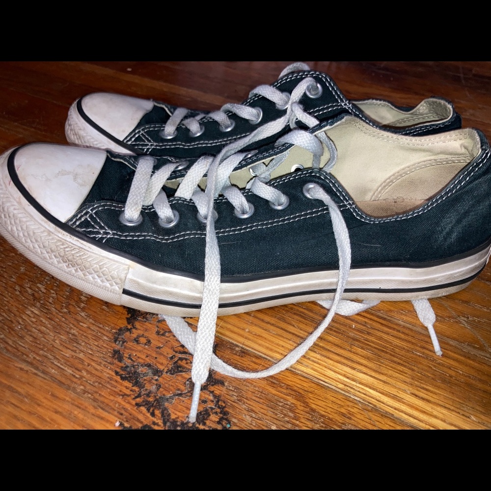 Black low-top converse